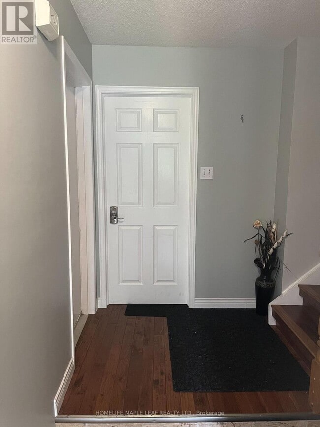 Photo - 14 Old Orchard Glen