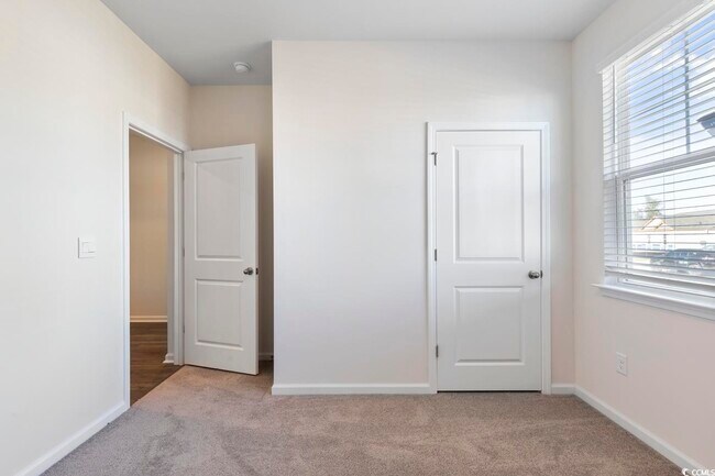 Photo - 1833 Castlebay Dr