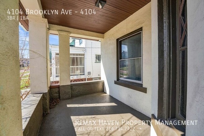 Photo - 4104 Brooklyn Ave Unit 4104