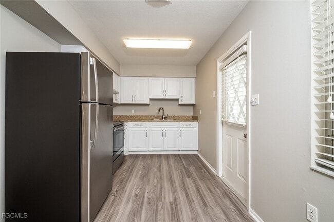 Photo - 744 Pineland Ave