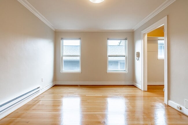 Photo - Lakeside Apartments