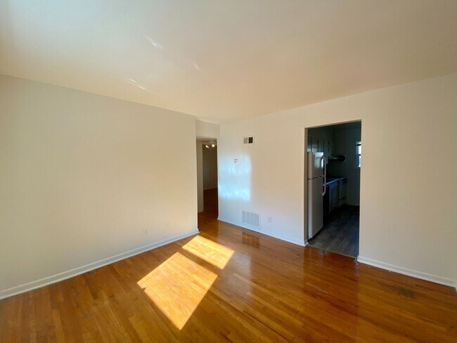 Photo - 351 Hillcrest Ave