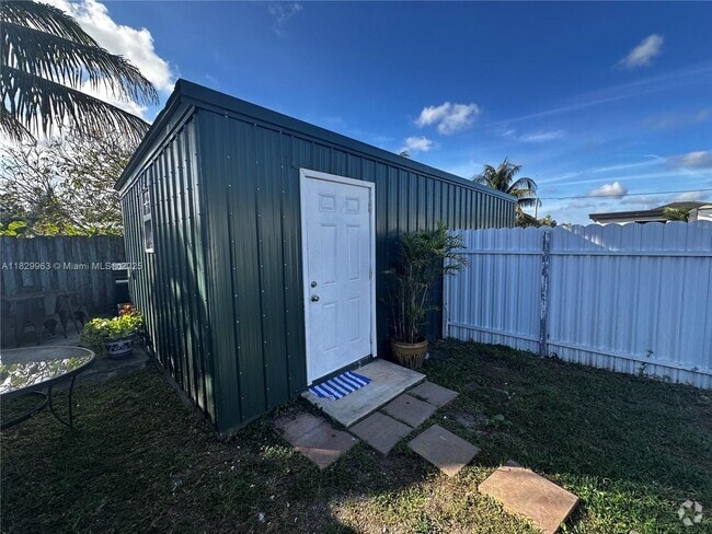 Building Photo - 30060 SW 157th Ave Unit 1 Rental