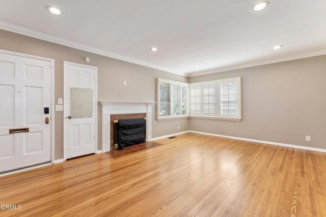 Photo - 2254 Queensberry Rd
