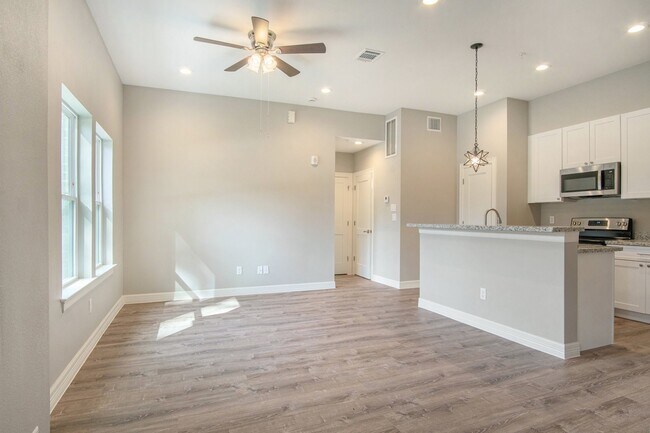 5262 Ella Blvd Unit 100A