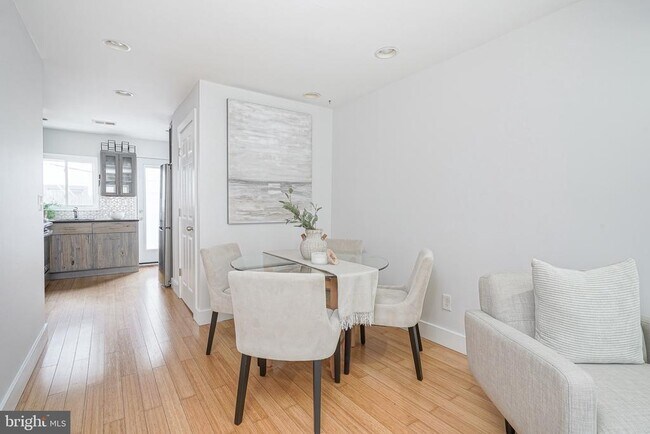 Photo - 2111 Manton St