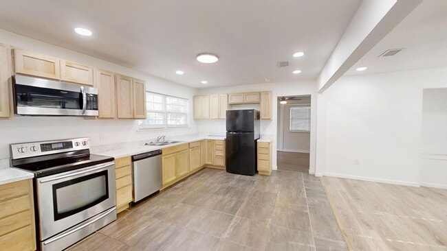 Photo - 1202 Sunshine Dr