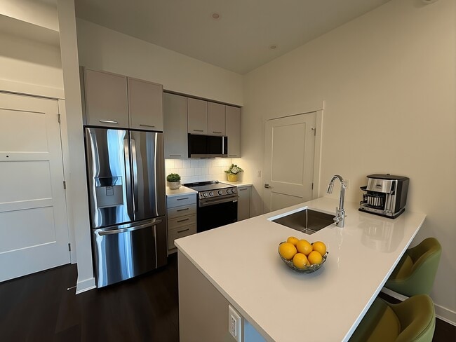 Photo - 5382-200 200 St