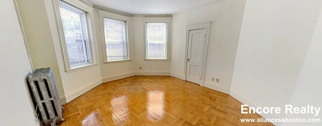 Building Photo - 16 Queensberry St Unit 12