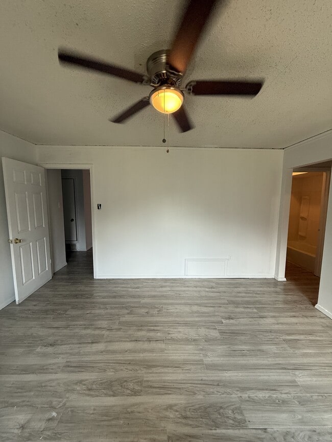 Building Photo - 4860 Chesterwood Ct Rental