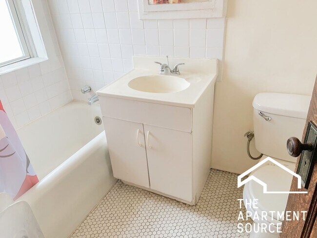 Photo - 1829 W Foster Ave Unit 3