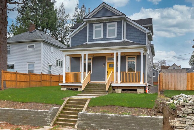 Two Bedroom Home - Close to Tacoma General... - Two Bedroom Home - Close to Tacoma General...