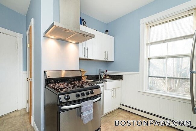 Photo - 137 Columbia St Unit 3R