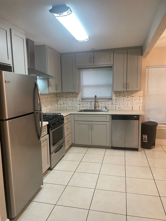 Photo - 2413 9th Ave N