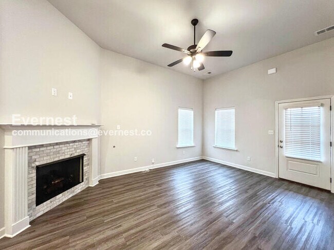 Photo - 8616 Hayes Dr