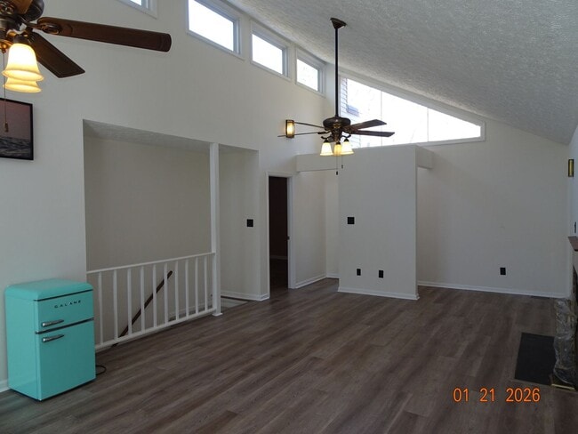 Photo - 4 bedrooms 2.5 bathrooms Single Family Home for Rent