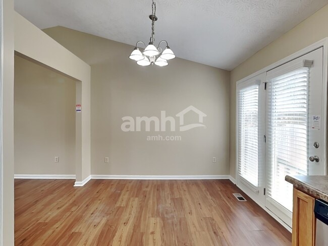 Photo - 3020 Lansdowne Ln