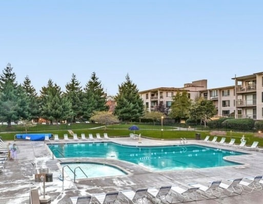 Photo - 4 Captain Dr Unidad 316