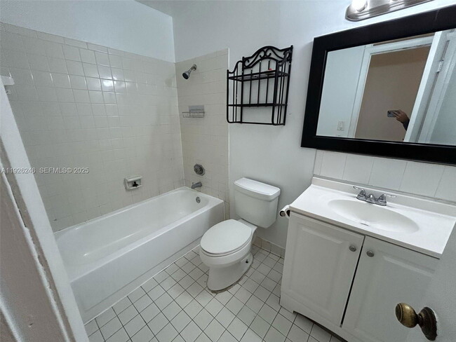 Photo - 13952 NE 4th Ave