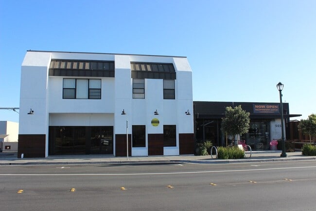 Building Photo - 555 Broadway Ave Unit 1