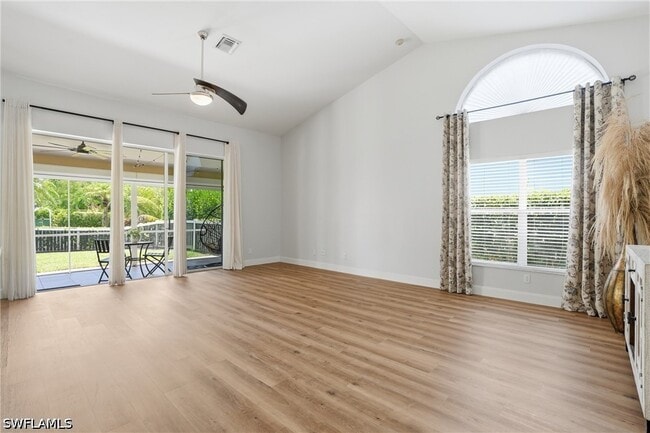 Photo - 670 Lambton Ln