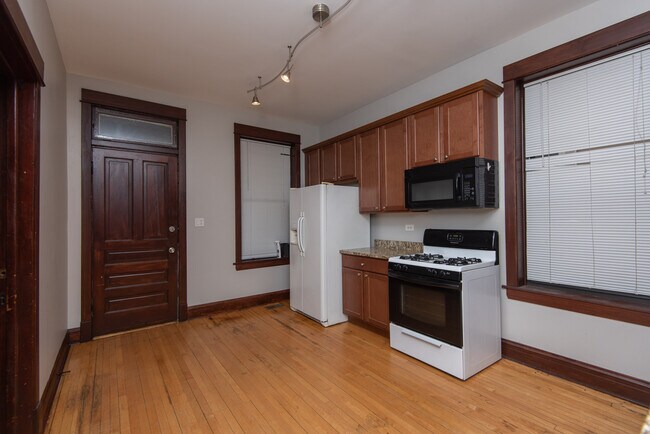 Photo - 3315 N Albany Ave Unit 2