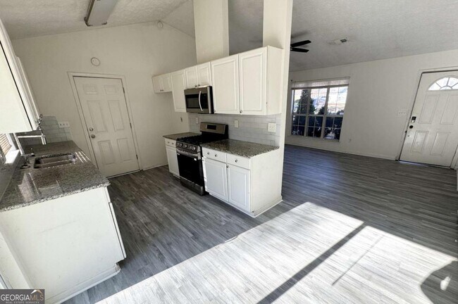 Photo - 2119 Briar Glen Ln SW