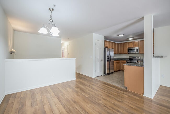 Photo - 120 W Oakbrook Dr