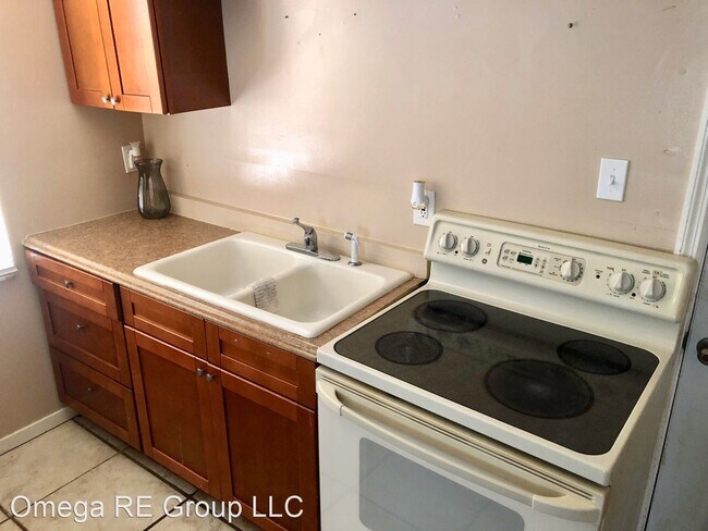 Photo - 2 br, 1 bath Apartment - 4403 74th Street N.