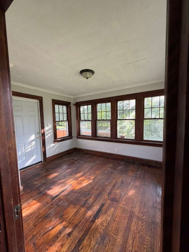Photo - 72 Harriman Ave