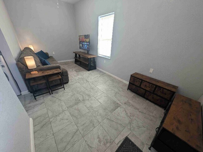 Photo - 503 E 6th St