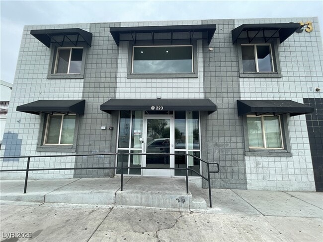 Building Photo - 223 N 9th St Unit 200 Rental