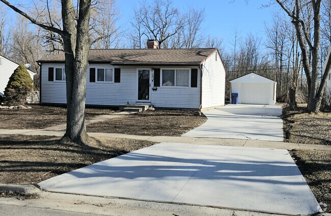 Building Photo - 1652 Harvest Ln Rental