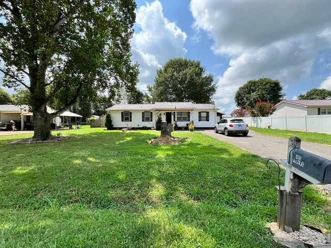 Building Photo - 418 Woods Edge Rd Rental