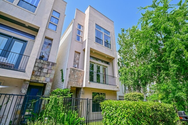 Building Photo - 5108 Lillian St Rental
