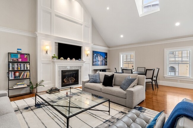31 Mt Vernon St Unit 4