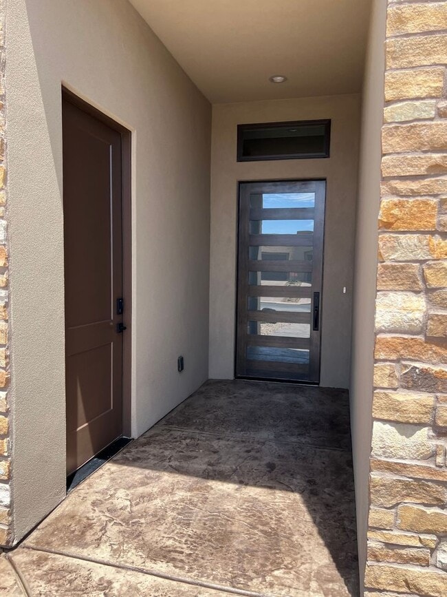 Photo - Beautiful 4 Bedroom, 4 Bathroom Home in Th...