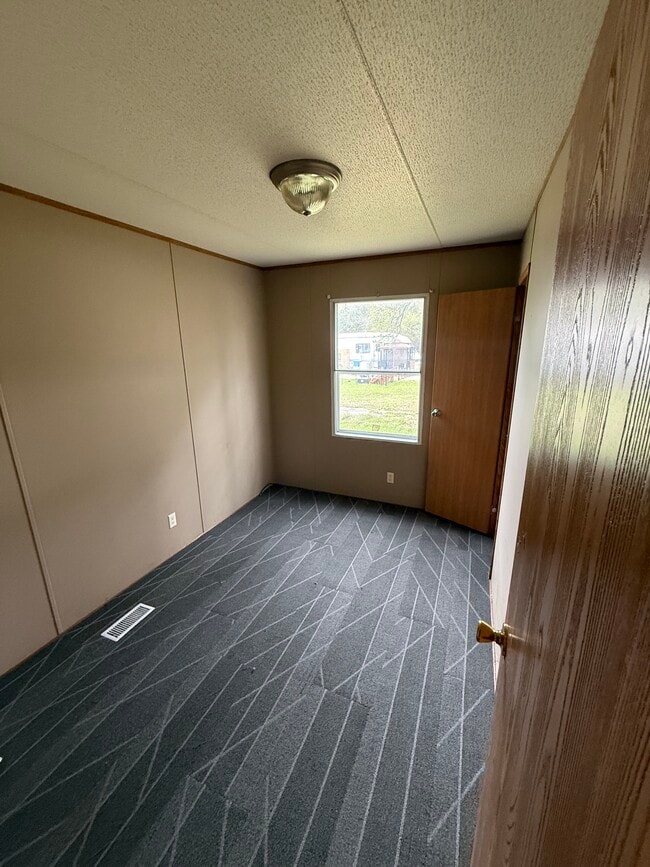 Photo - 475 Petty St