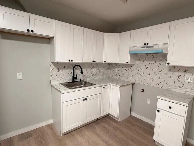 Photo - 145 Starr St Unit #3