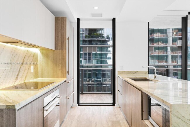 Photo - 801 S Miami Ave Unidad 4105