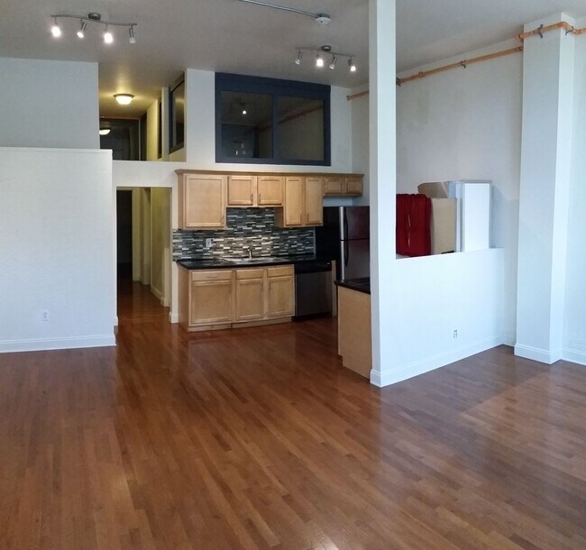 Photo - 2405 Sarah St Unit #1