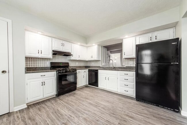 Kitchen - 7047 Muirfield Dr Unit 7047