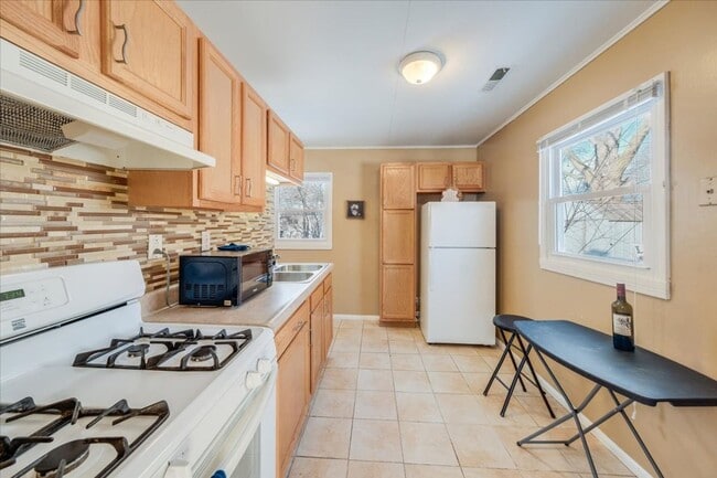 Photo - Newly Renovated 2 bedroom, 1 bathroom Urbana-Available April 1st, 2026