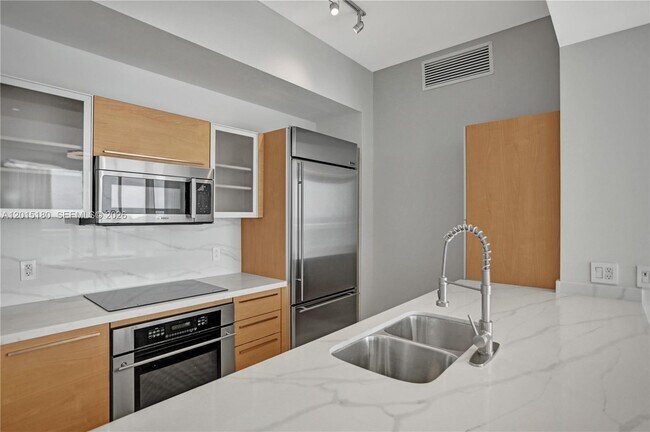 Photo - 950 Brickell Bay Dr Unit 4610