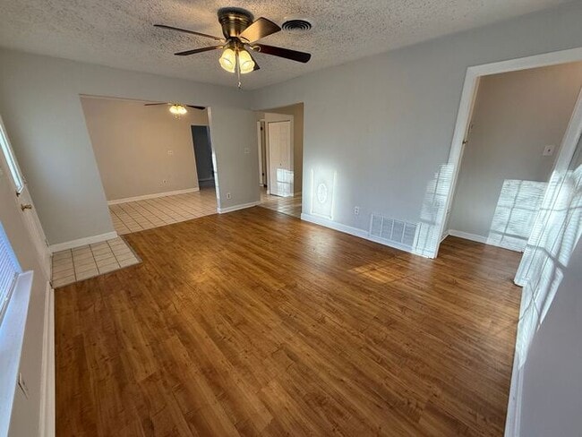 Photo - Gulf Breeze - 3 bedroom, 2 bathroom