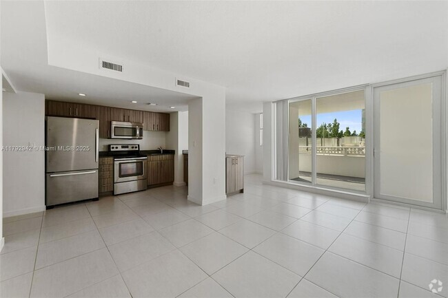 Building Photo - 910 West Ave Unit 230 Rental