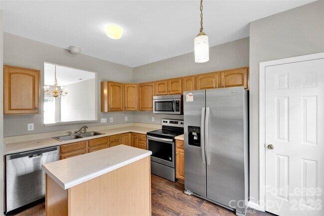 Photo - 940 Tiger Ln