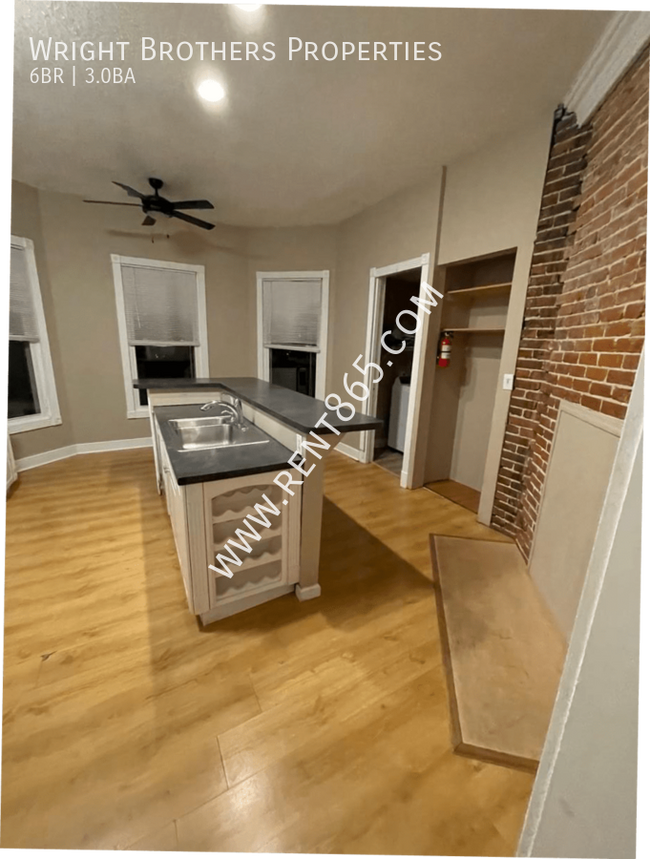 Photo - 1318 Laurel Ave Unit 2