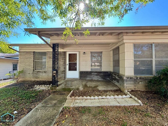 Charming 3 bed, 1 bath home in close proxi... - Charming 3 bed, 1 bath home in close proxi...