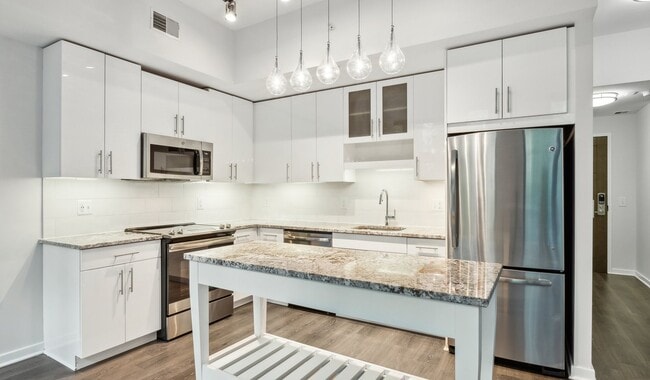 Modern homes with center kitchen island
